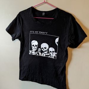 🐦3/$15🐦 Shein medium skull shirt